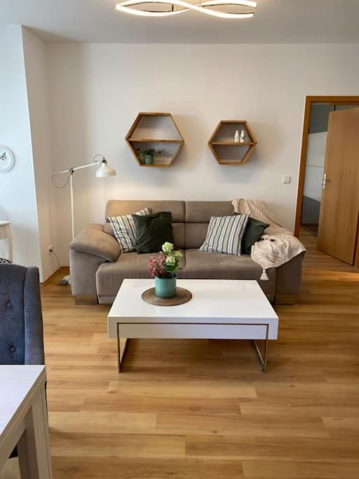 Taufrische Ferienwohnung Wuerzburg Zell am Main Exterior foto